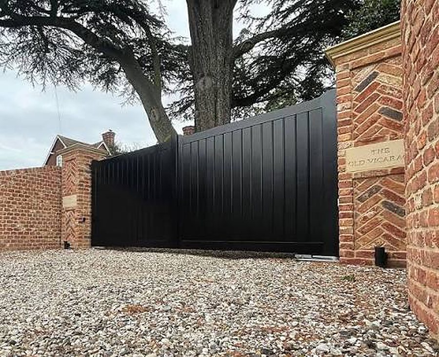 Sliding entrance gate
